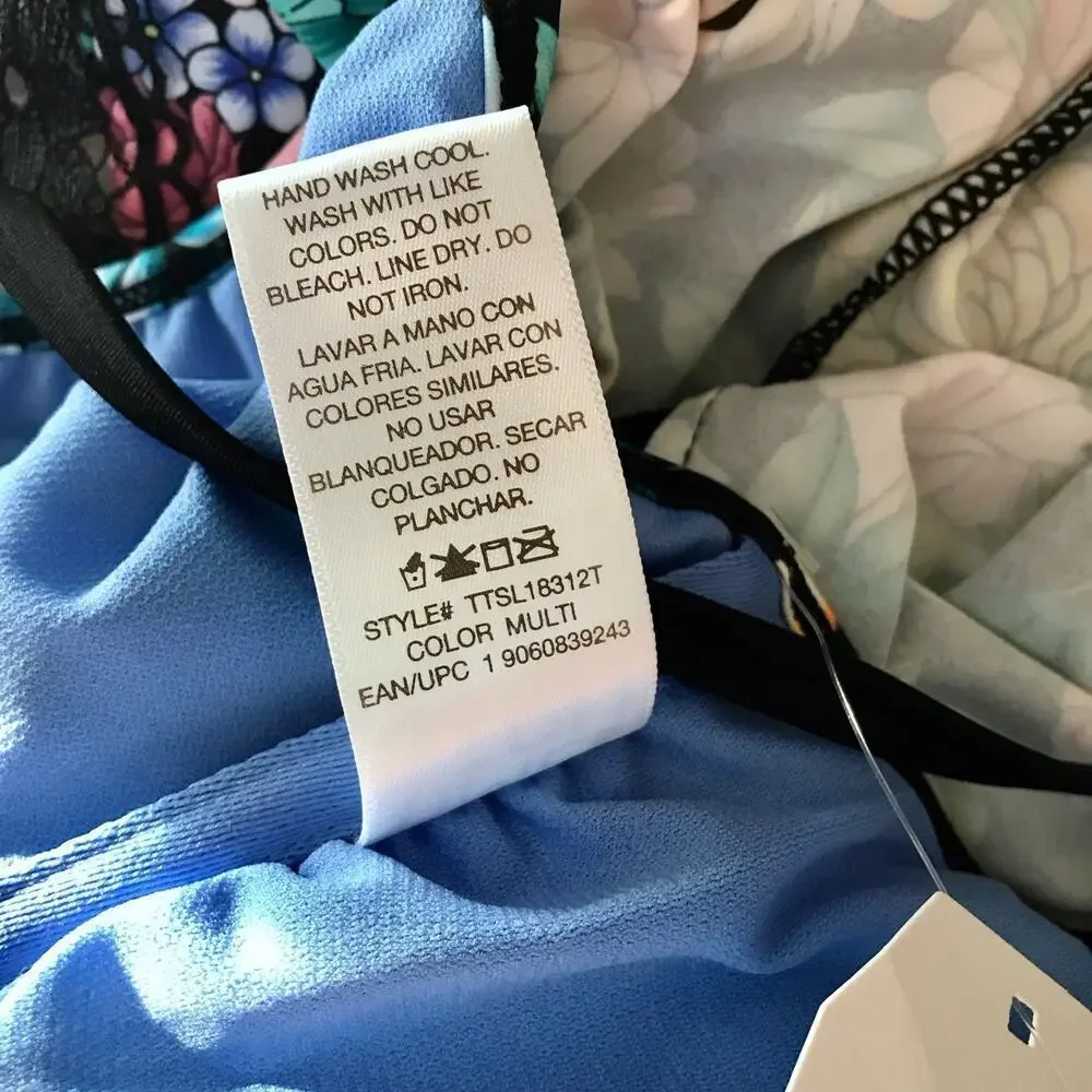 Time and Tru NWT Convertible Swim Top Women 8-10 (D/DD)
